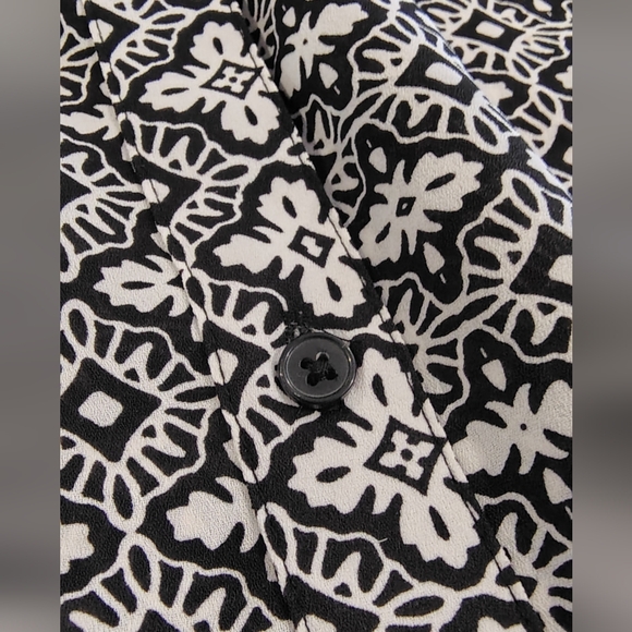 Banana Republic Black & White Button Down Shirt Blouse Top Sz medium - Picture 7 of 10